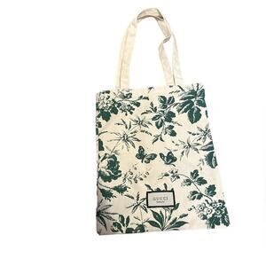 Gucci Floral Beauty Floral Tote -new . Canvas